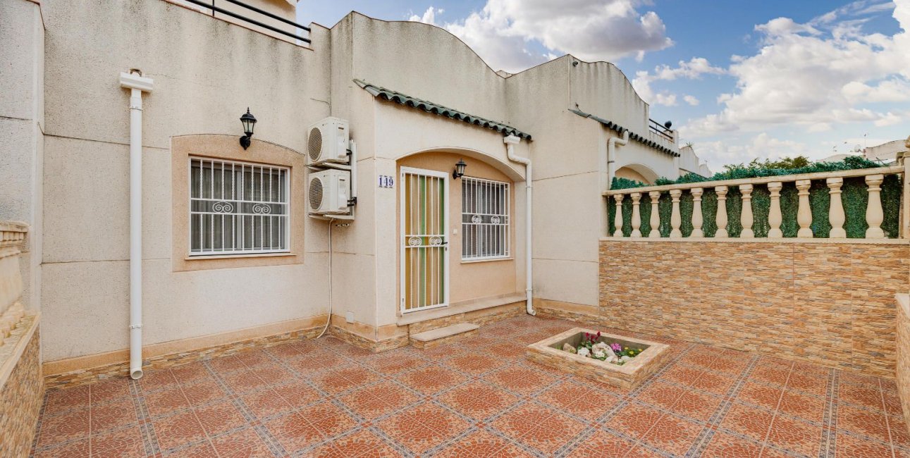 Rynek wtórny - Kamienica -
Torrevieja - Los balcones