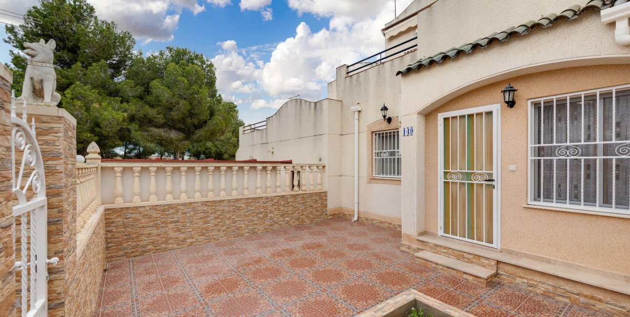 Rynek wtórny - Kamienica -
Torrevieja - Los balcones