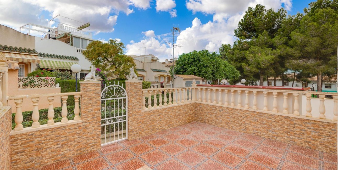 Rynek wtórny - Kamienica -
Torrevieja - Los balcones