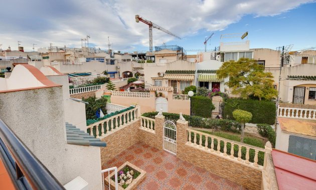 Rynek wtórny - Kamienica -
Torrevieja - Los balcones