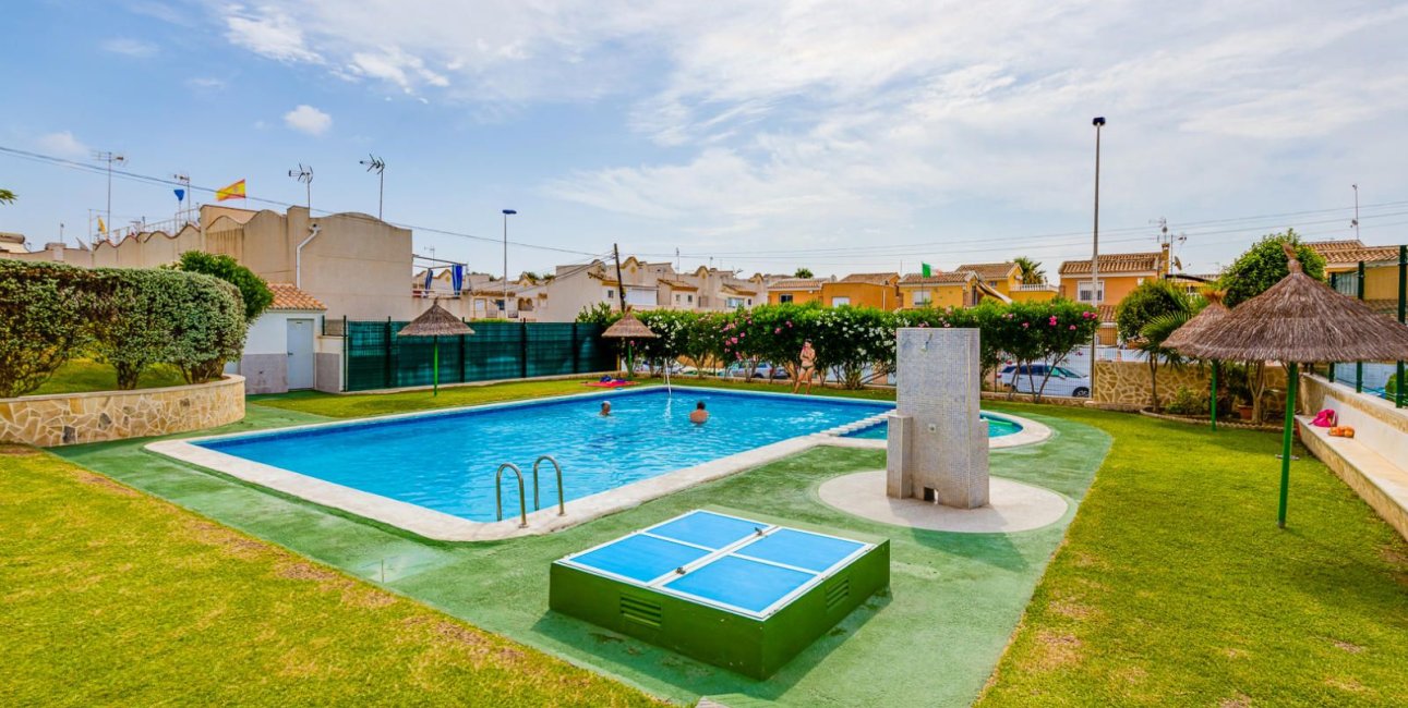 Rynek wtórny - Kamienica -
Torrevieja - Los balcones