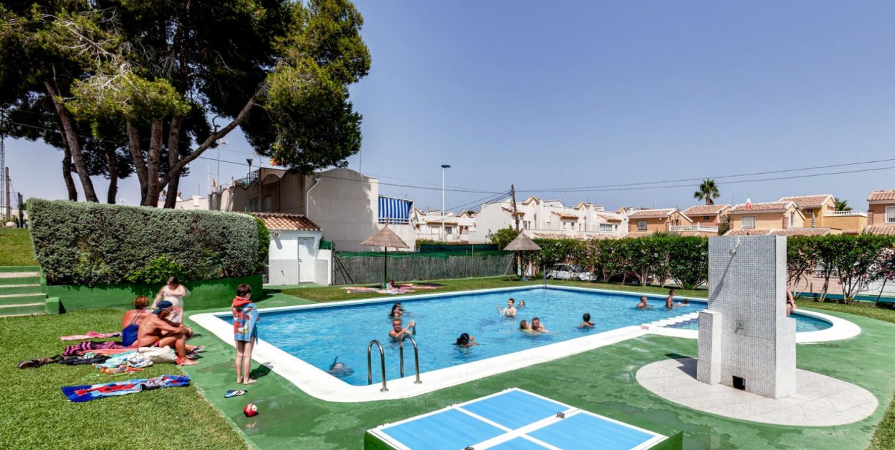 Rynek wtórny - Kamienica -
Torrevieja - Los balcones