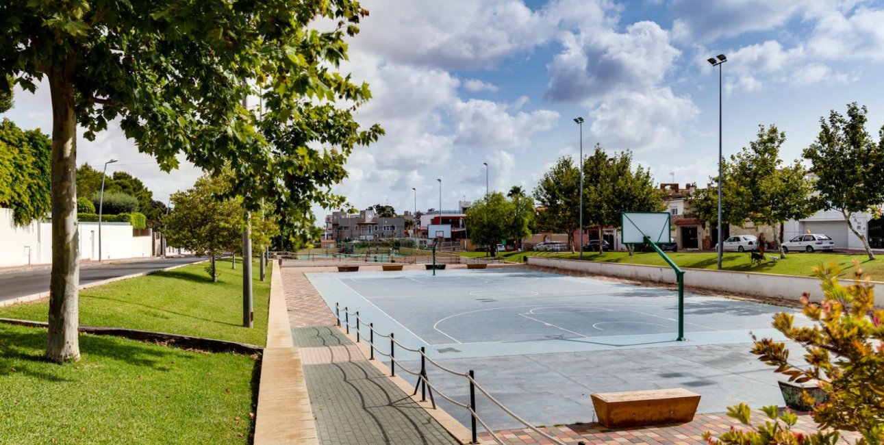 Rynek wtórny - Kamienica -
Torrevieja - Los balcones