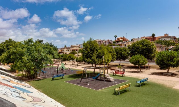 Rynek wtórny - Kamienica -
Torrevieja - Los balcones