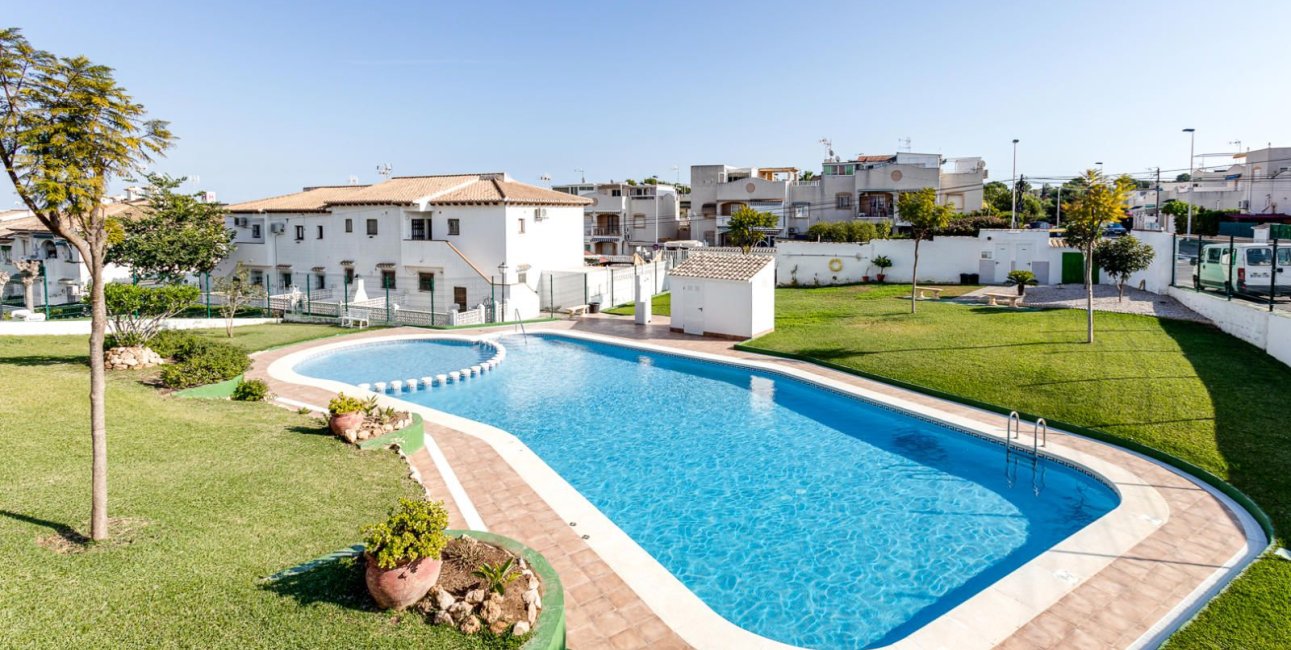 Rynek wtórny - Kamienica -
Torrevieja - Los balcones