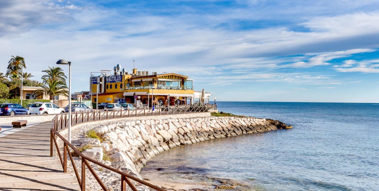 Rynek wtórny - Kamienica -
Torrevieja - Los balcones