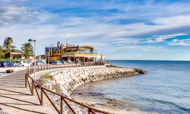 Rynek wtórny - Kamienica -
Torrevieja - Los balcones