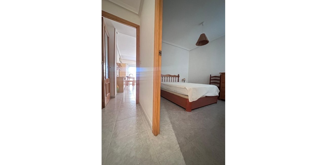 Resale - Apartment / flat -
Torrevieja - Playa del Cura