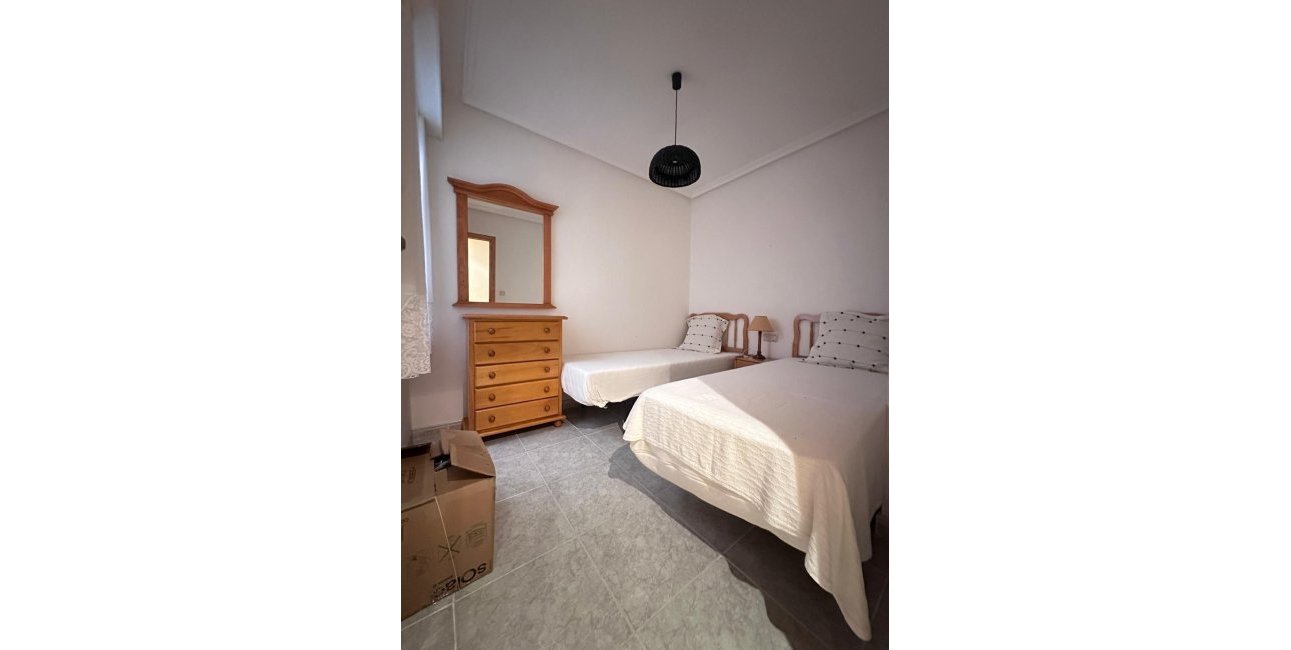 Resale - Apartment / flat -
Torrevieja - Playa del Cura