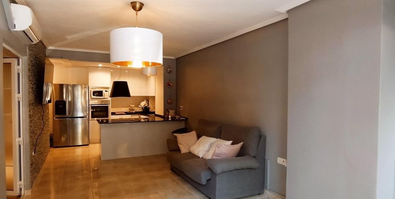 Resale - Townhouse -
Orihuela Costa - Campoamor