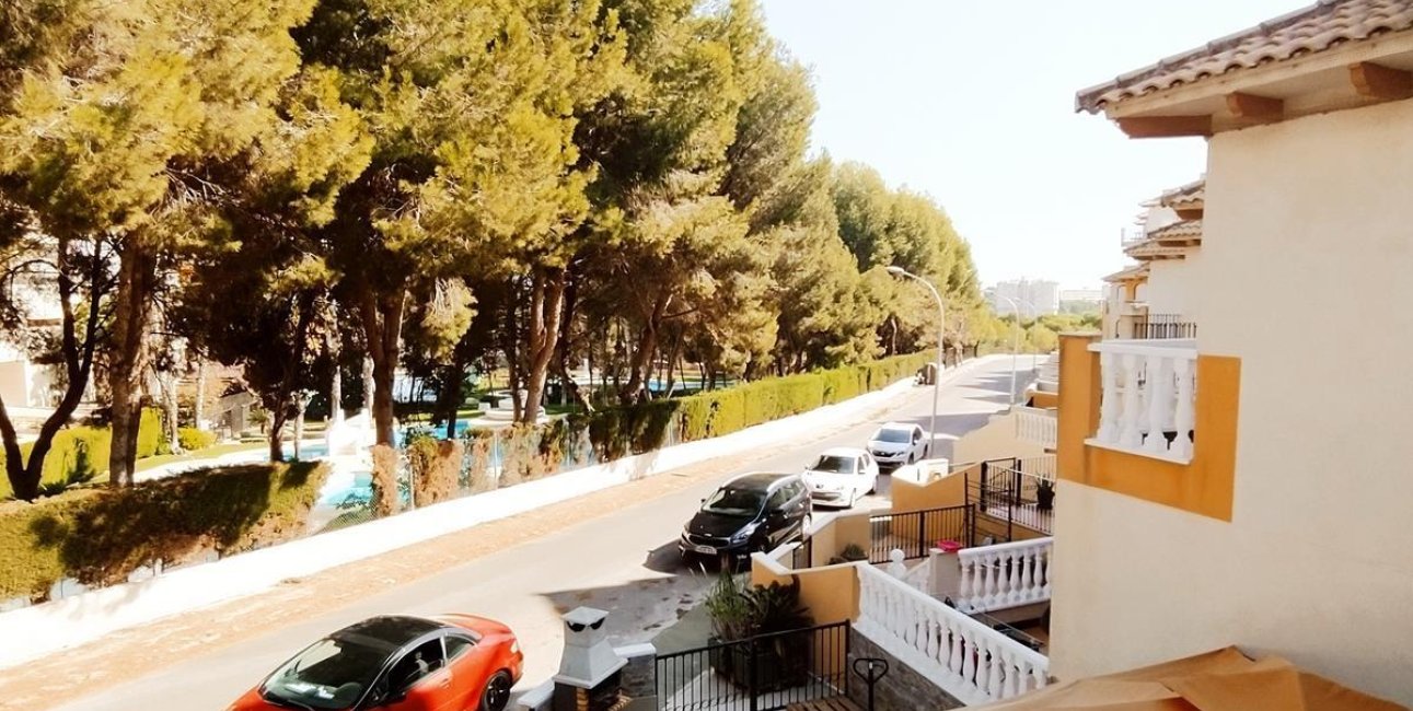 Resale - Townhouse -
Orihuela Costa - Campoamor