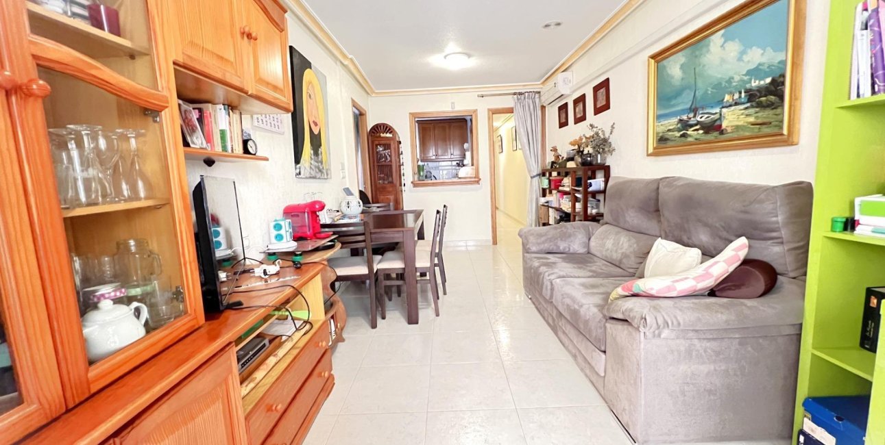 Resale - Apartment / flat -
Torrevieja - Playa del Cura