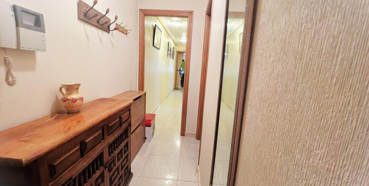 Resale - Apartment / flat -
Torrevieja - Playa del Cura