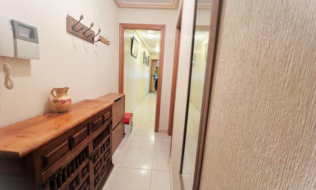 Resale - Apartment / flat -
Torrevieja - Playa del Cura