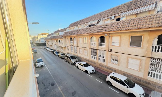 Resale - Apartment / flat -
Torrevieja - Playa del Cura