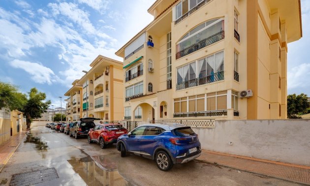 Resale - Apartment / flat -
Torrevieja - La Mata