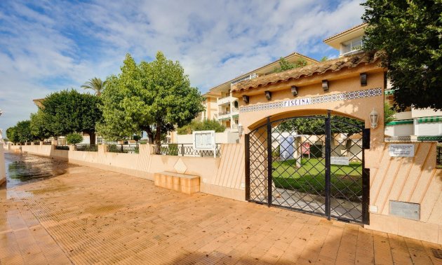 Resale - Apartment / flat -
Torrevieja - La Mata