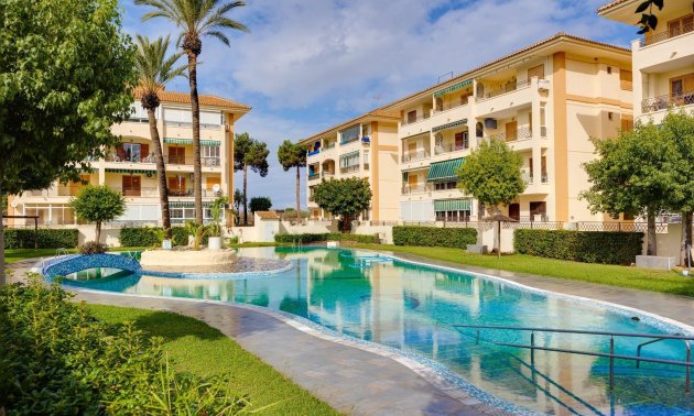 Resale - Apartment / flat -
Torrevieja - La Mata