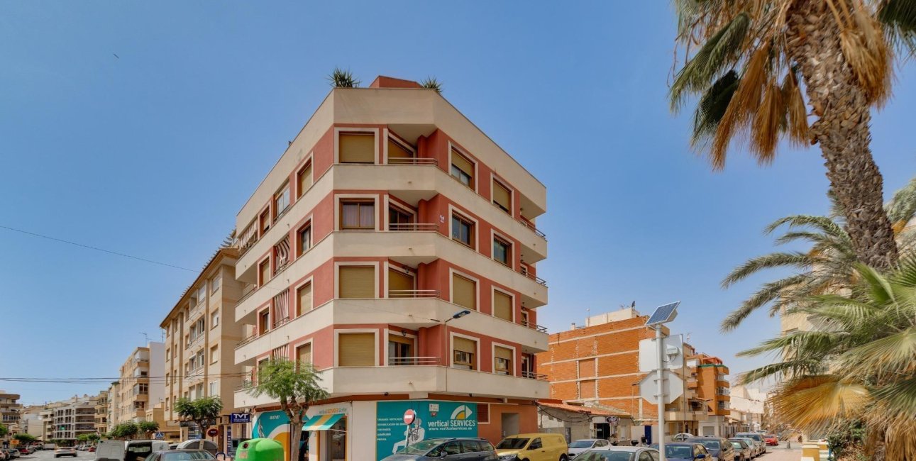 Resale - Apartment / flat -
Torrevieja - Centro