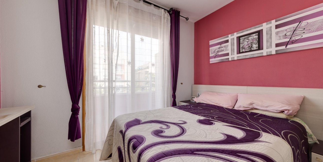 Resale - Apartment / flat -
Torrevieja - Centro