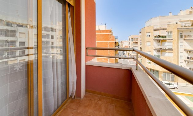 Resale - Apartment / flat -
Torrevieja - Centro