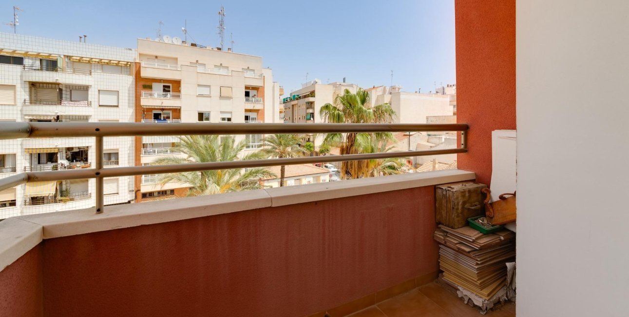 Resale - Apartment / flat -
Torrevieja - Centro