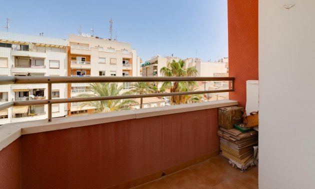 Resale - Apartment / flat -
Torrevieja - Centro