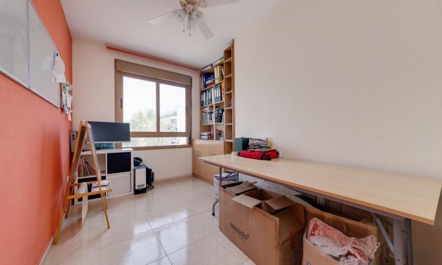 Resale - Apartment / flat -
Torrevieja - Centro