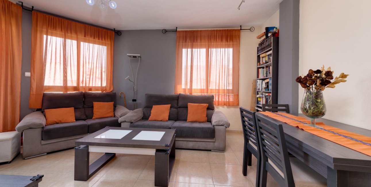 Resale - Apartment / flat -
Torrevieja - Centro