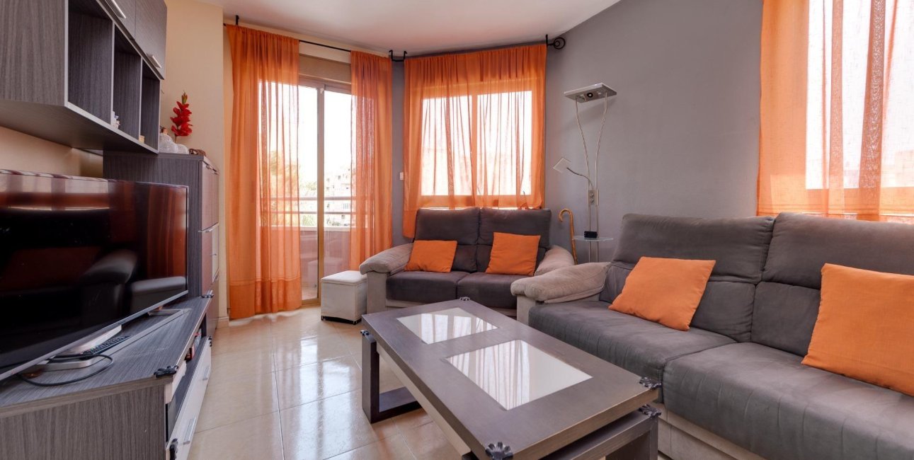 Resale - Apartment / flat -
Torrevieja - Centro