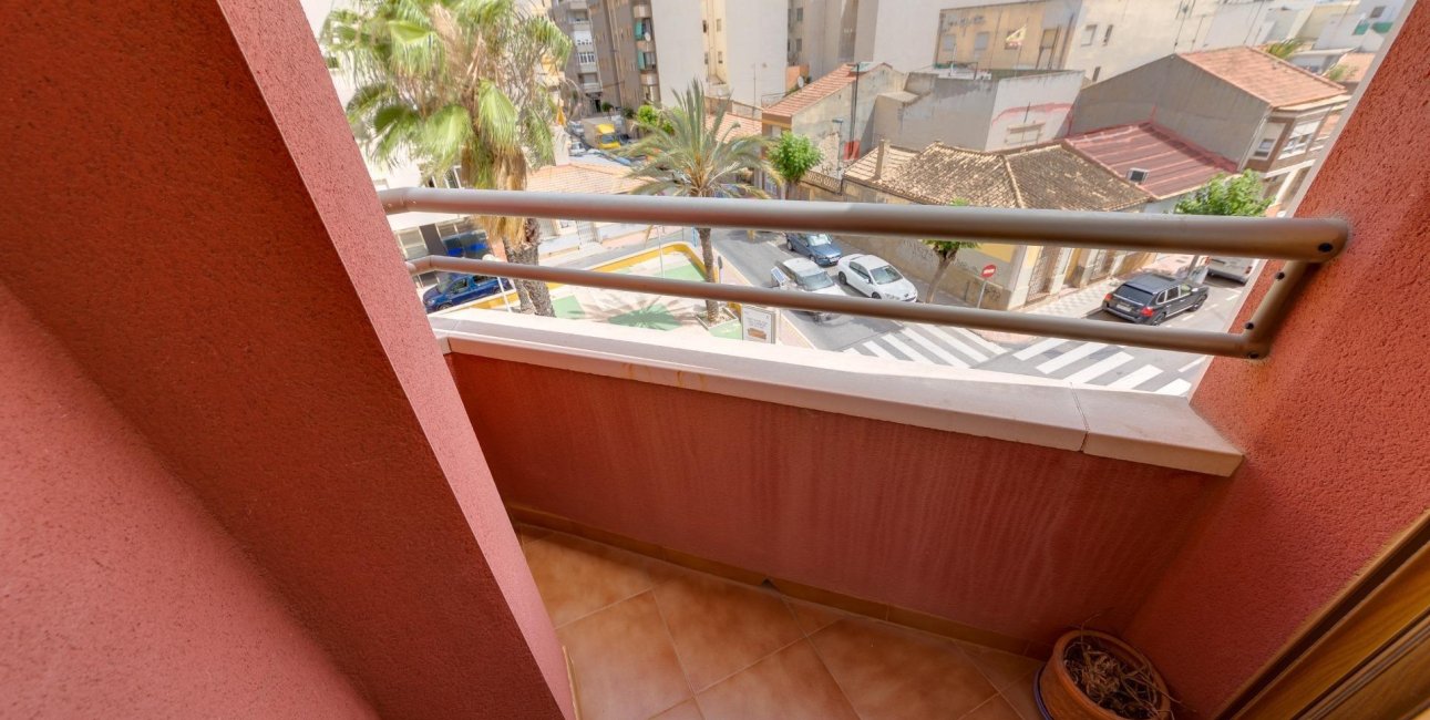 Resale - Apartment / flat -
Torrevieja - Centro