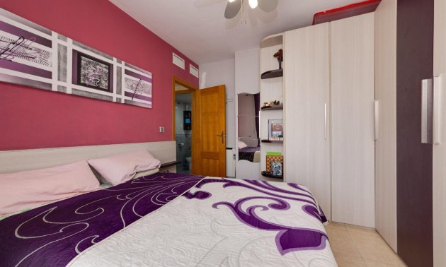 Resale - Apartment / flat -
Torrevieja - Centro