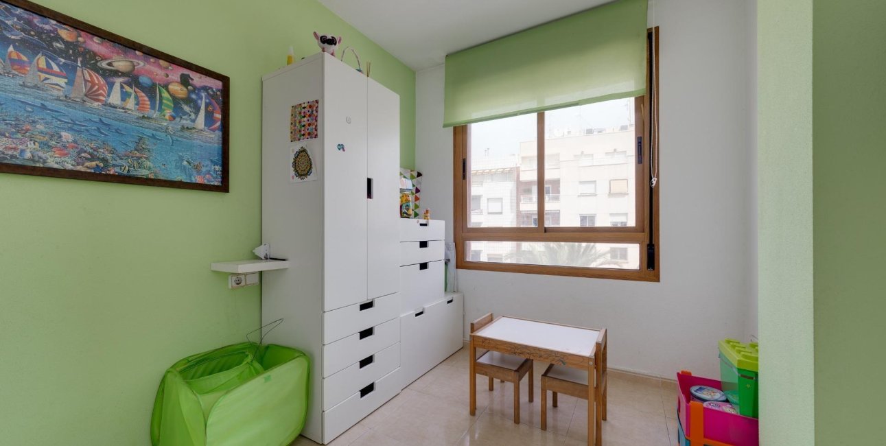 Resale - Apartment / flat -
Torrevieja - Centro