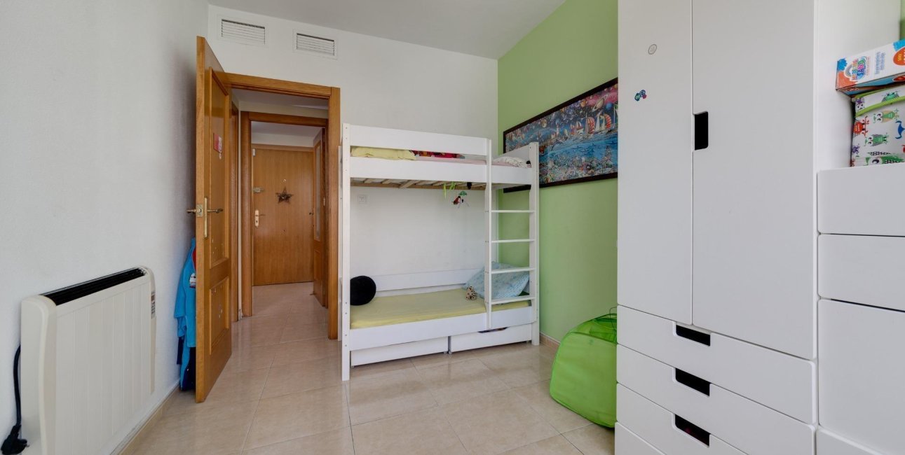 Resale - Apartment / flat -
Torrevieja - Centro