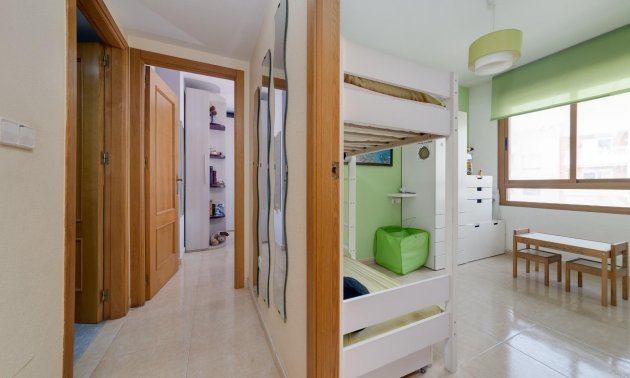 Resale - Apartment / flat -
Torrevieja - Centro