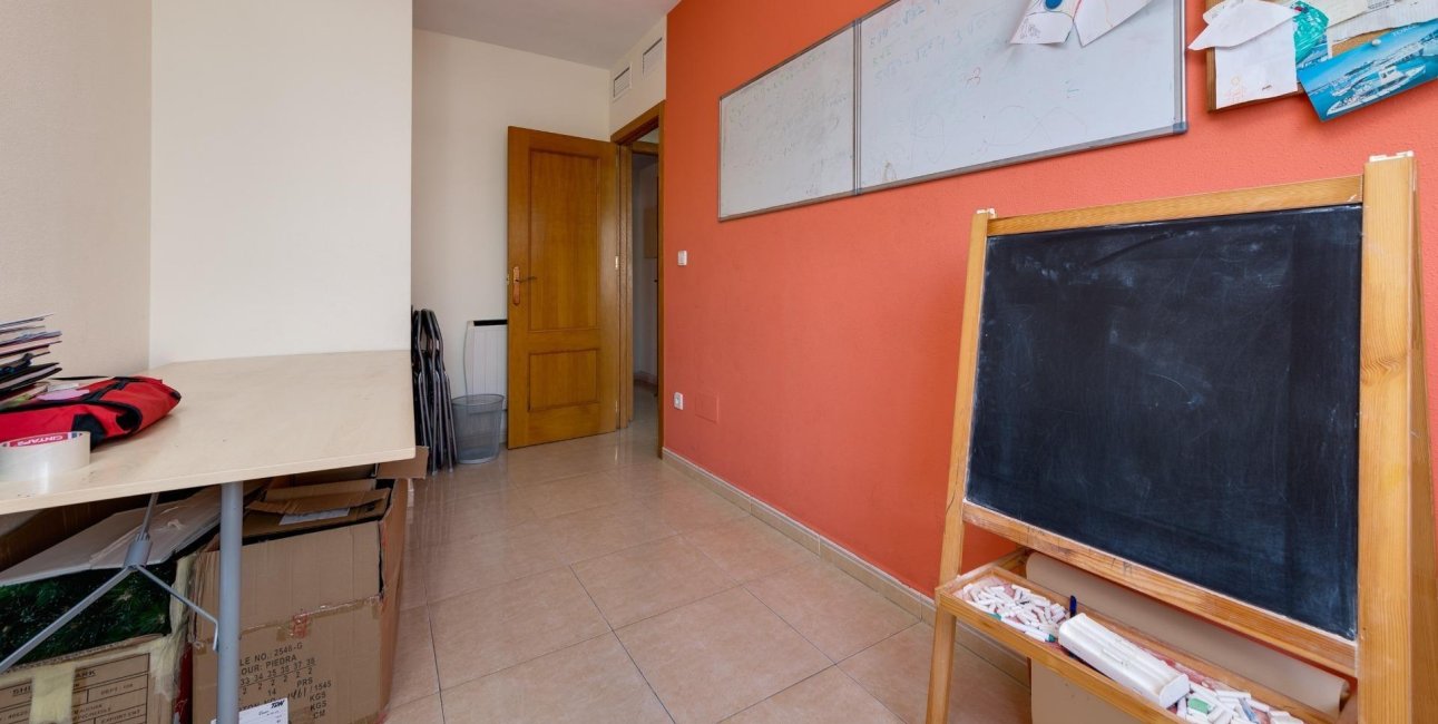 Resale - Apartment / flat -
Torrevieja - Centro