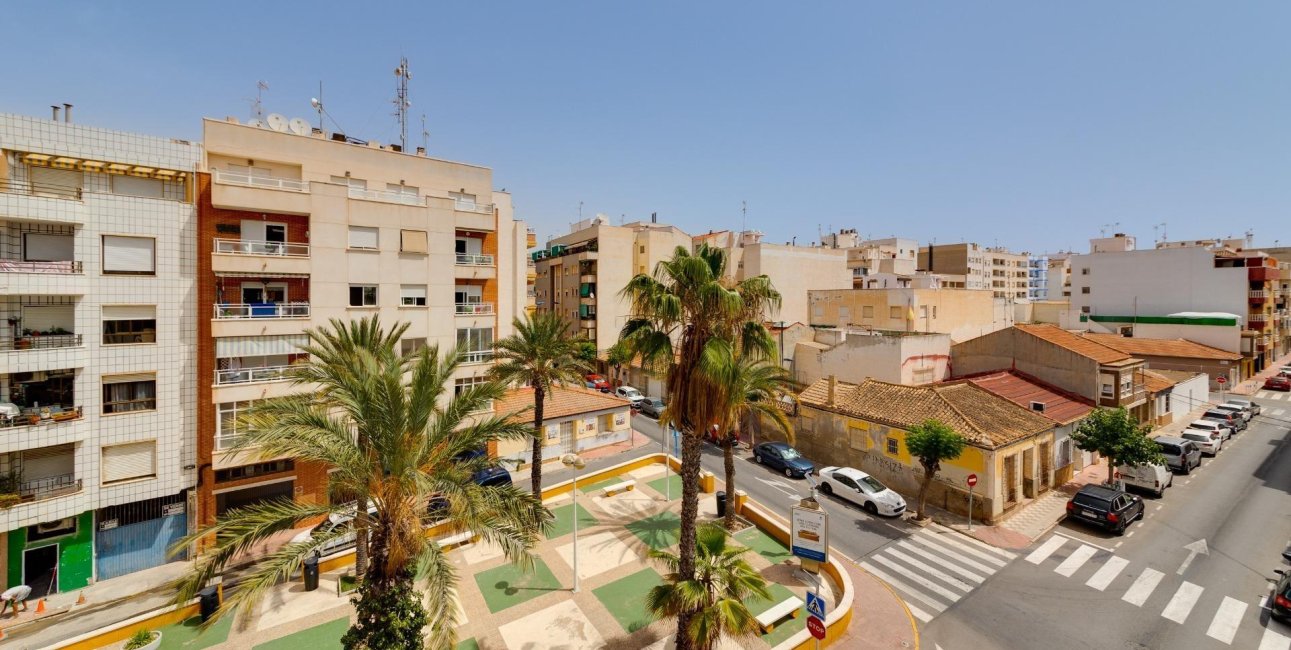 Resale - Apartment / flat -
Torrevieja - Centro