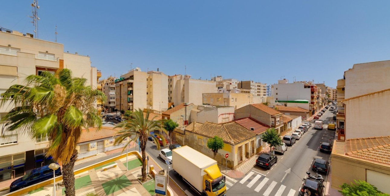 Resale - Apartment / flat -
Torrevieja - Centro