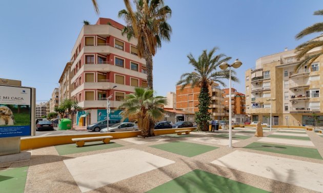 Resale - Apartment / flat -
Torrevieja - Centro