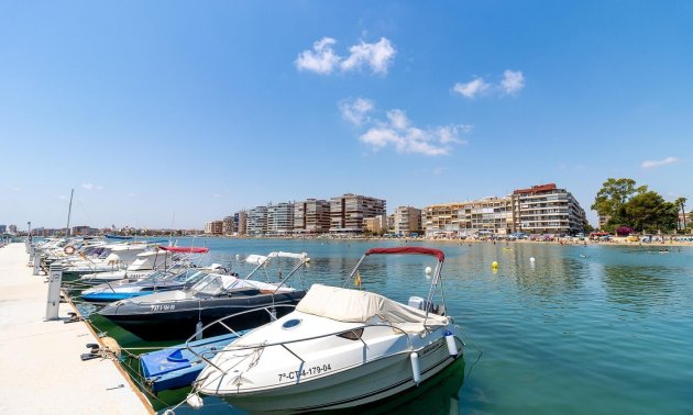 Resale - Apartment / flat -
Torrevieja - Centro