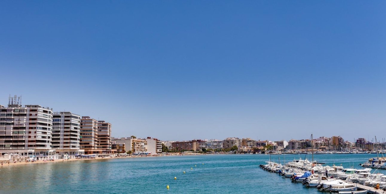 Resale - Apartment / flat -
Torrevieja - Centro