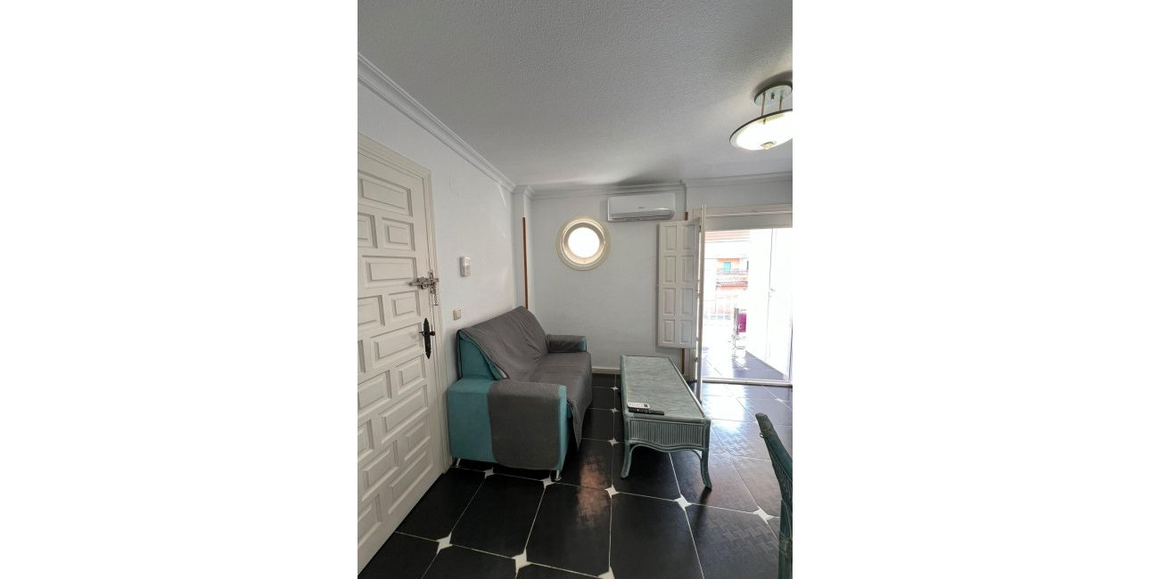 Resale - Apartment / flat -
Torrevieja - La Mata