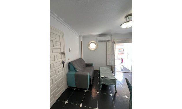 Resale - Apartment / flat -
Torrevieja - La Mata