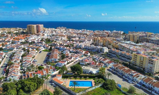 Reventa - Adosado -
Torrevieja - Calas blanca