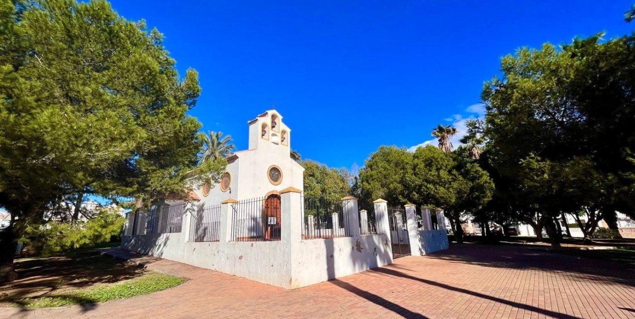 Reventa - Adosado -
Torrevieja - Calas blanca