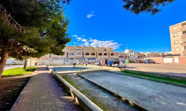 Reventa - Adosado -
Torrevieja - Calas blanca