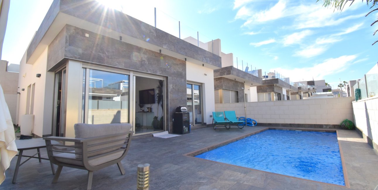 Reventa - Villa -
Orihuela Costa - Villamartin