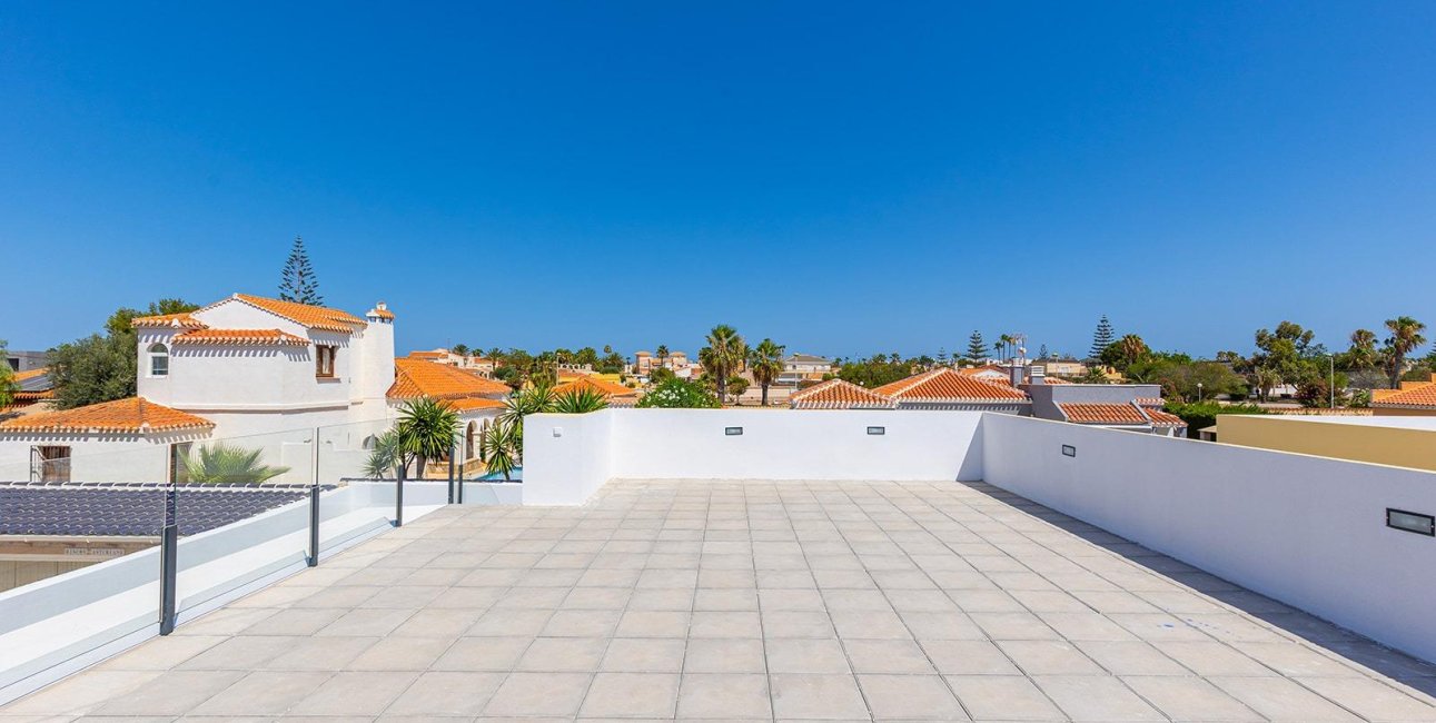 Obra nueva - Villa -
Torrevieja - Los balcones