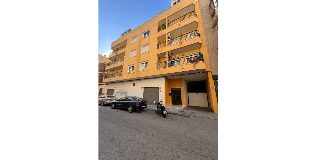 Resale - Apartment / flat -
Torrevieja - Centro