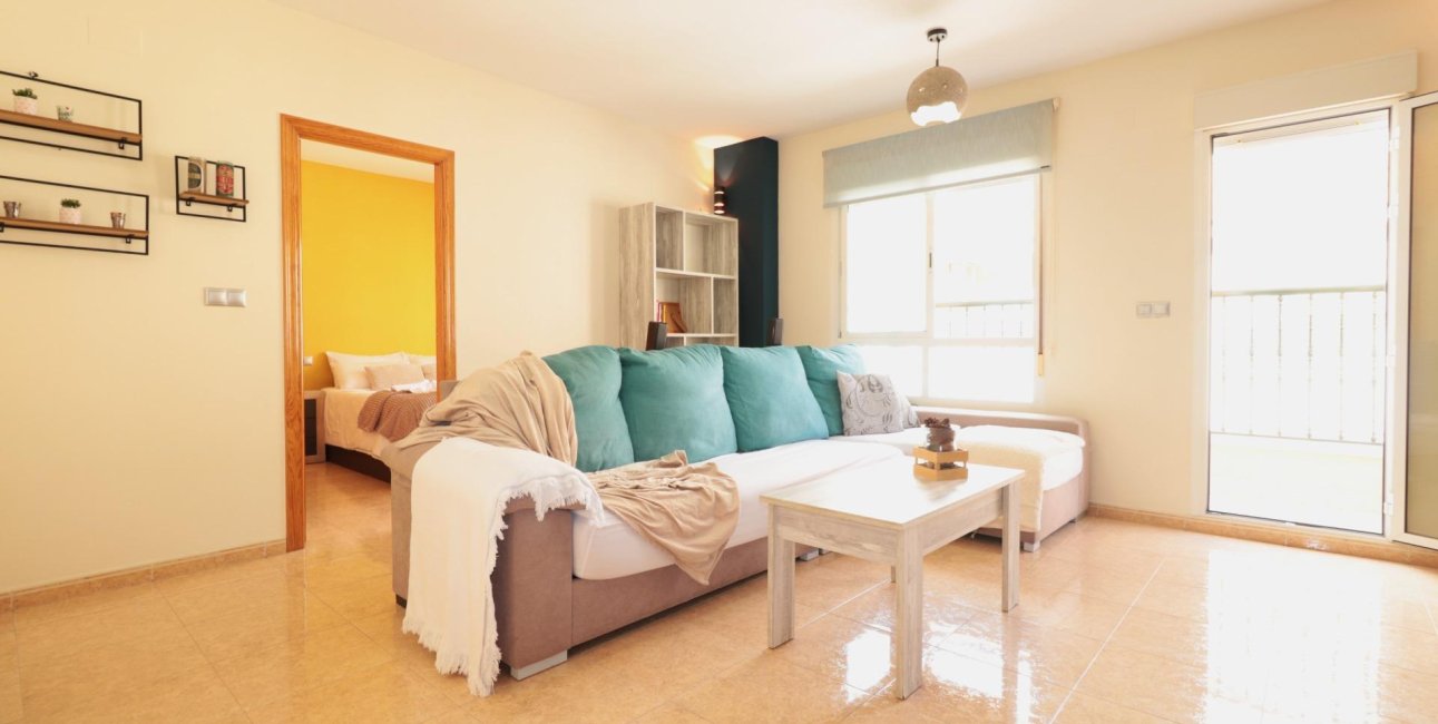 Resale - Apartment / flat -
Torrevieja - Centro